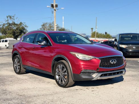 Used 2017 INFINITI QX30 AWD image 1