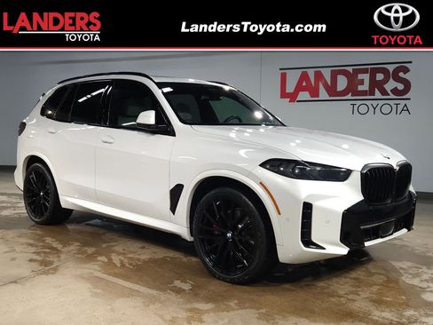 Used 2025 BMW X5 xDrive40i w/ M Sport Package AWD/4WD image 1