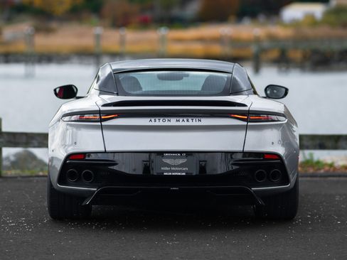 Used 2023 Aston Martin DBS Coupe image 37