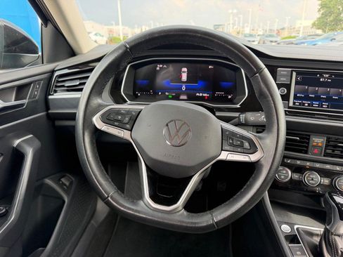 Used 2024 Volkswagen Jetta SE FWD image 10