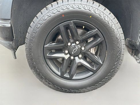 Used 2021 Chevrolet Silverado 1500 LT Trail Boss w/ Convenience Package II image 32