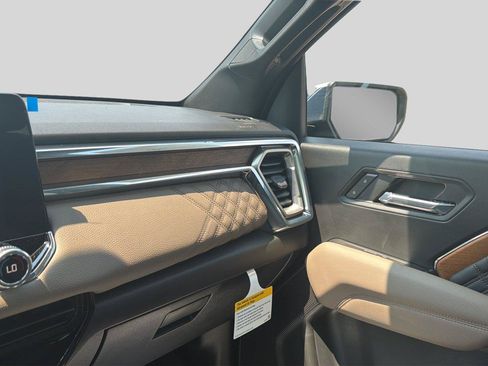 New 2026 GMC Canyon Denali AWD/4WD image 12