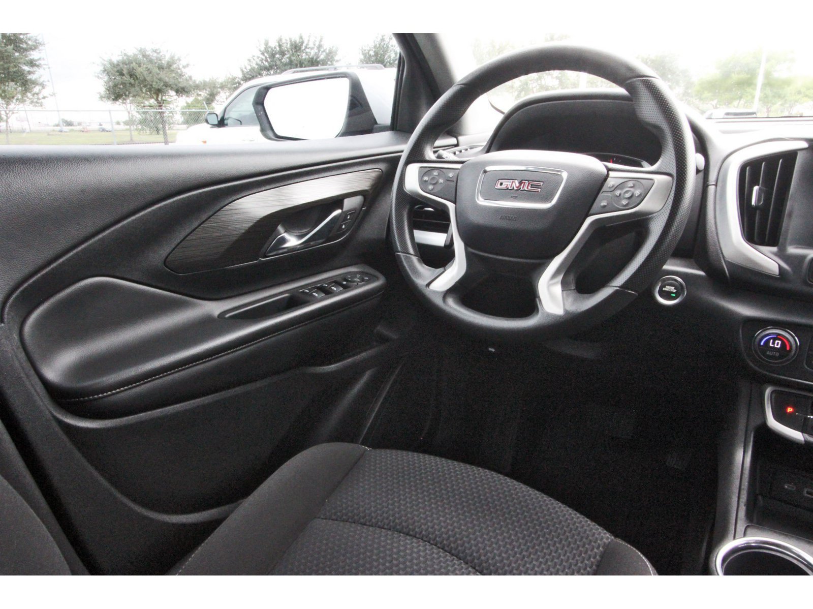 Used 2023 GMC Terrain SLE w/ Driver Convenience Package AWD/4WD image 12