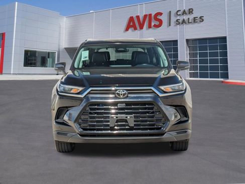 Used 2025 Toyota Grand Highlander AWD image 2