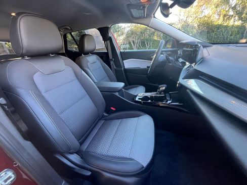 Used 2025 Chevrolet Trax LT image 34