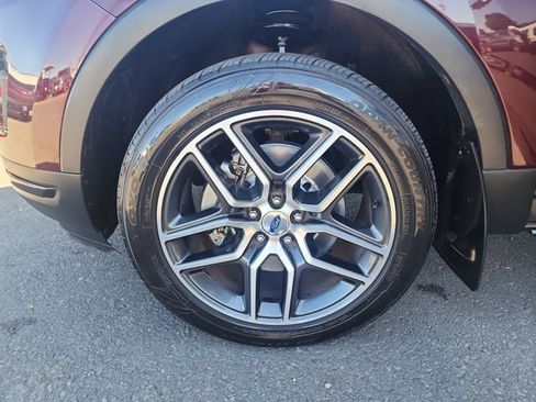 Used 2018 Ford Explorer Sport w/ Equipment Group 401A AWD/4WD image 32