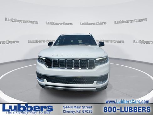 Used 2025 Jeep Wagoneer Series II w/ 8-Passenger Seating Package AWD/4WD image 3