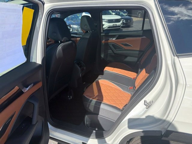 New 2026 Volkswagen Tiguan SEL R-Line AWD/4WD image 23