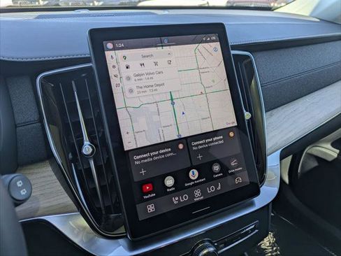 Used 2025 Volvo XC90 B6 Plus w/ Protection Package Premier image 17