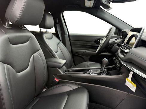 New 2026 Jeep Compass Limited image 15