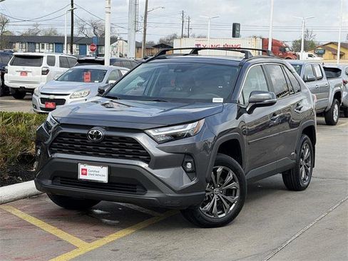Certified 2025 Toyota RAV4 XLE Premium image 2