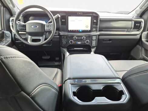 Used 2025 Ford F250 Lariat w/ Chrome Package image 3