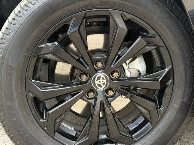 Used 2022 Toyota RAV4 XSE AWD/4WD image 11