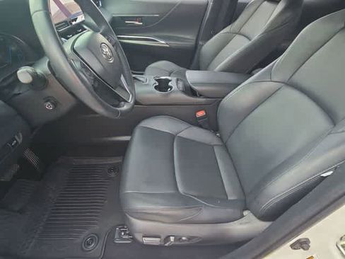 Used 2024 Toyota Venza XLE AWD/4WD image 16