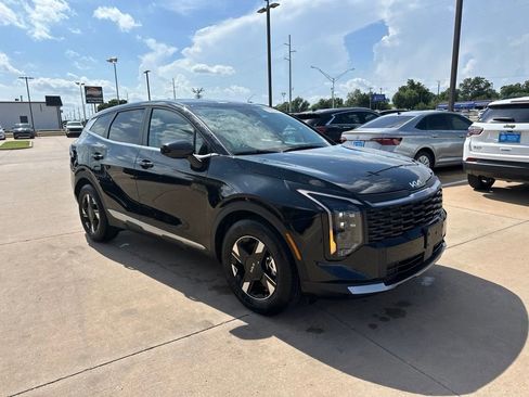 Used 2026 Kia Sportage LX FWD image 3