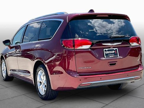 Used 2017 Chrysler Pacifica Touring-L Plus w/ Advanced Safetytec Group FWD image 11