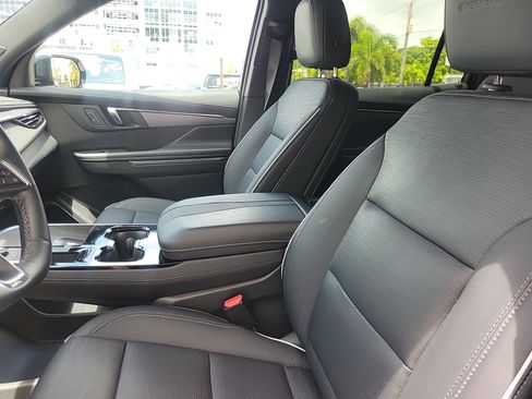 Used 2025 Buick Enclave Sport Touring w/ Power Package FWD image 23