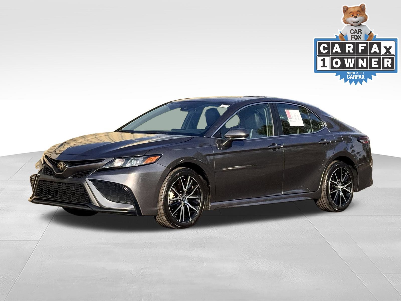 Used 2024 Toyota Camry SE FWD image 9
