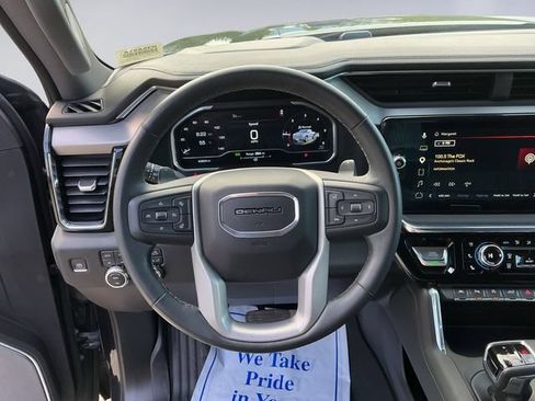 Used 2023 GMC Sierra 1500 Denali w/ Technology Package AWD/4WD image 12