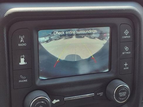 Used 2018 Jeep Wrangler Sport image 12