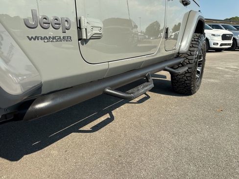 Used 2018 Jeep Wrangler Unlimited Sahara w/ Quick Order Package 24M Moab image 16