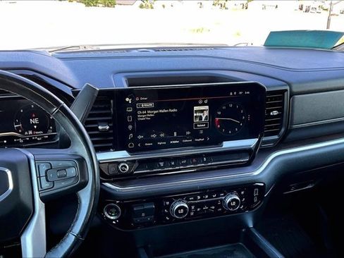 Used 2024 GMC Sierra 3500 SLT w/ SLT Convenience Package AWD/4WD image 10
