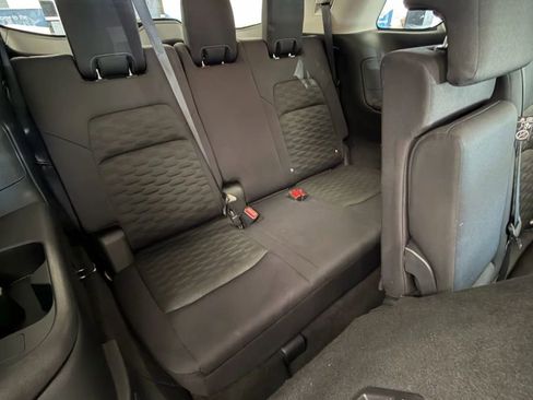 Used 2022 Nissan Pathfinder SV w/ SV Black Package image 18