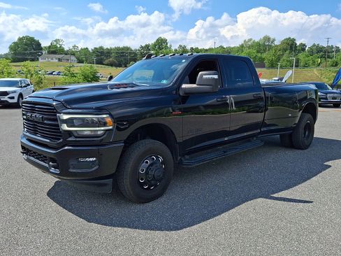 Used 2023 RAM 3500 Laramie AWD/4WD image 3