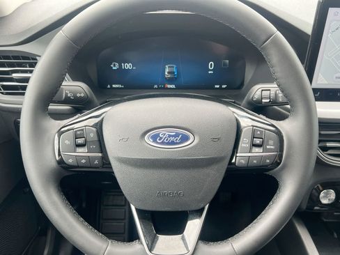 Used 2023 Ford Escape Platinum w/ Premium Technology Package AWD/4WD image 22