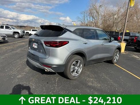 Used 2025 Chevrolet Blazer LT FWD image 7