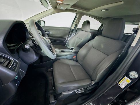 Used 2018 Honda HR-V EX image 13