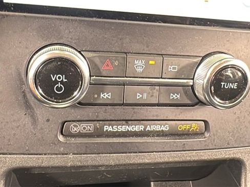 Used 2024 Ford Edge SE image 27