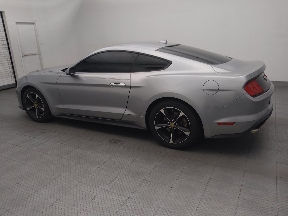 Used 2020 Ford Mustang Coupe RWD image 3