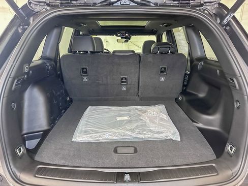New 2025 Jeep Grand Cherokee Limited image 13