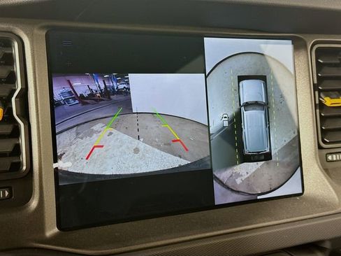 Used 2024 Ford Bronco Badlands image 14