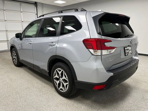 Used 2022 Subaru Forester Premium AWD/4WD image 8