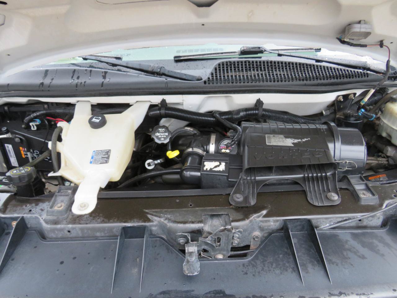 Used 2014 Chevrolet Express 2500 RWD image 15