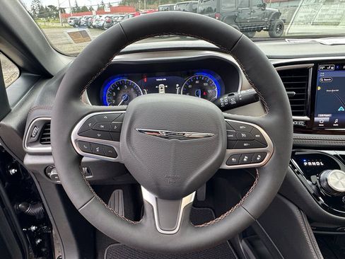 New 2026 Chrysler Pacifica Pinnacle image 22