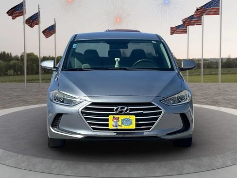 Used 2017 Hyundai Elantra SE FWD image 2