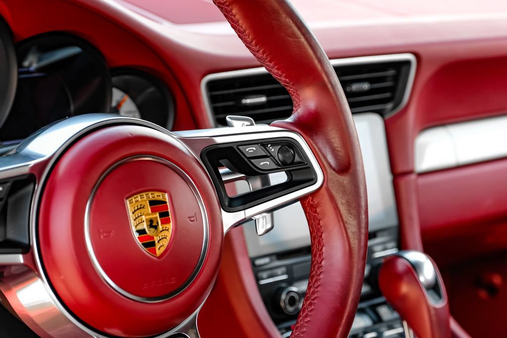 Used 2018 Porsche 911 Carrera image 15