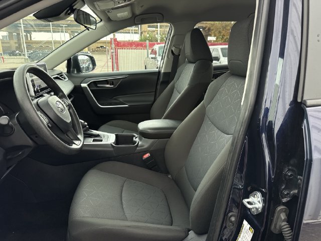 Used 2025 Toyota RAV4 XLE AWD/4WD image 26