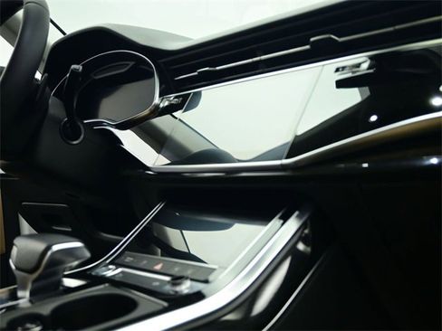 Used 2019 Audi Q8 Premium w/ Convenience Package image 37