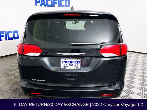 Used 2022 Chrysler Voyager LX FWD image 7