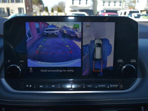 Used 2023 Nissan Rogue SL w/ SL Premium Package image 21