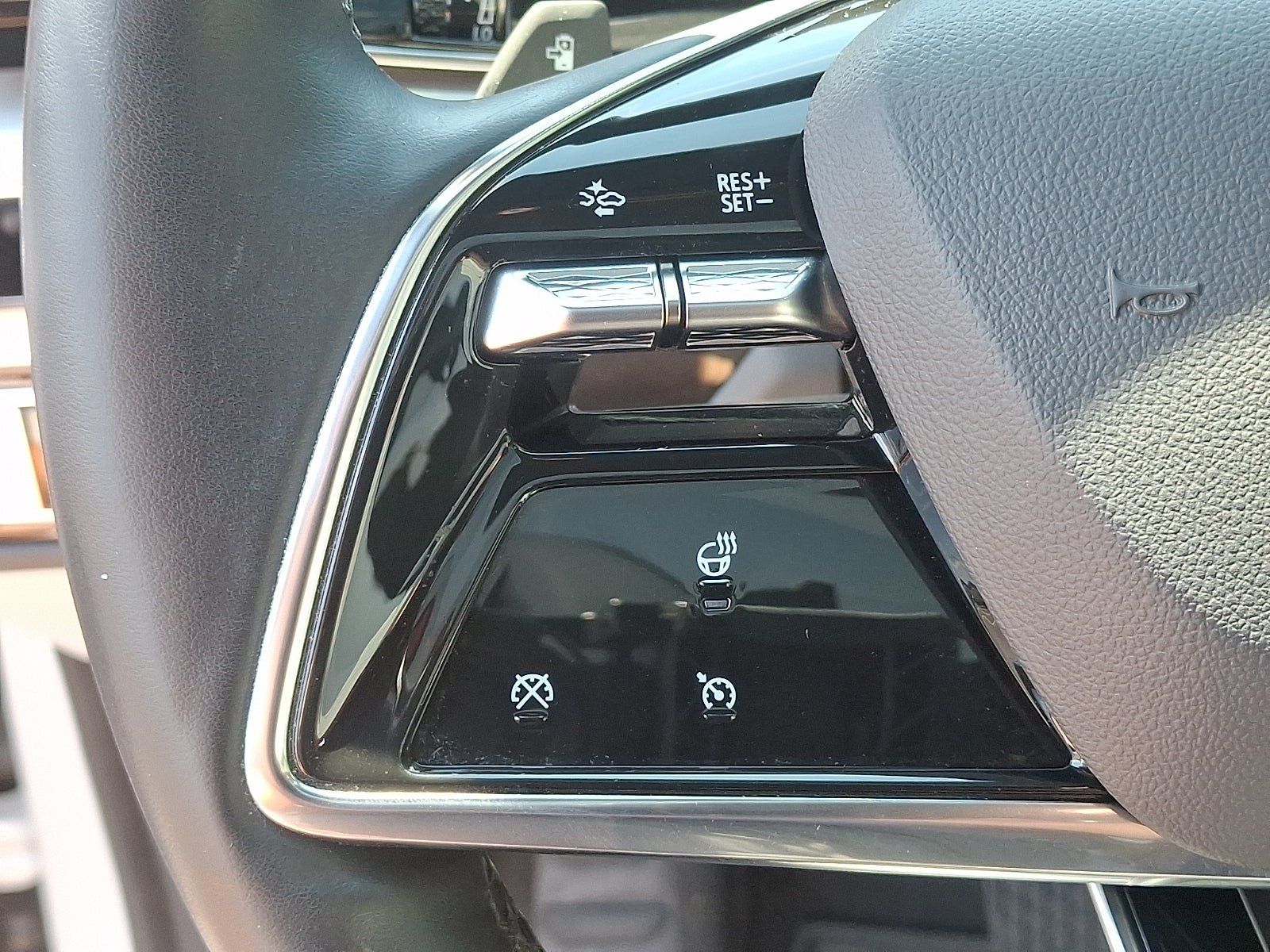 Certified 2024 Cadillac Lyriq Sport AWD/4WD image 27