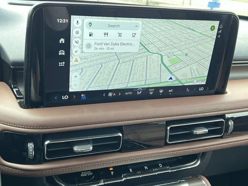 Used 2025 Lincoln Aviator Reserve w/ Equipment Group 201A AWD/4WD image 19