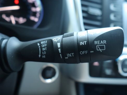 Used 2014 Toyota Highlander Limited FWD image 35