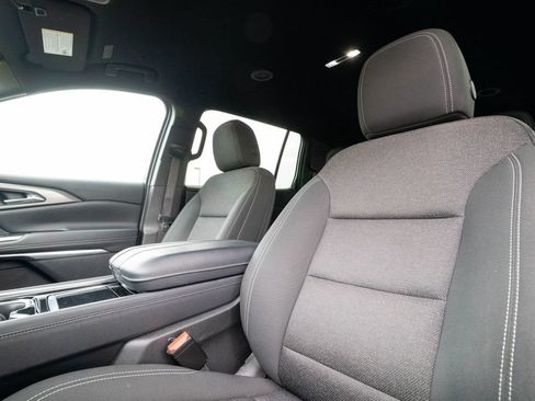 Used 2024 Chevrolet Traverse LT AWD/4WD image 6