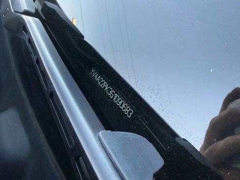 Used 2016 Volvo XC90 T6 Momentum w/ Momentum Plus Package image 33