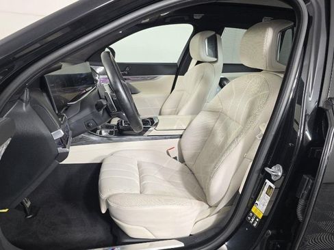 Used 2023 BMW 760i xDrive w/ Luxury Rear Seating Package AWD/4WD image 5